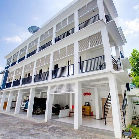 Oyo 3279 Joy Residence Samarinda Exterior photo